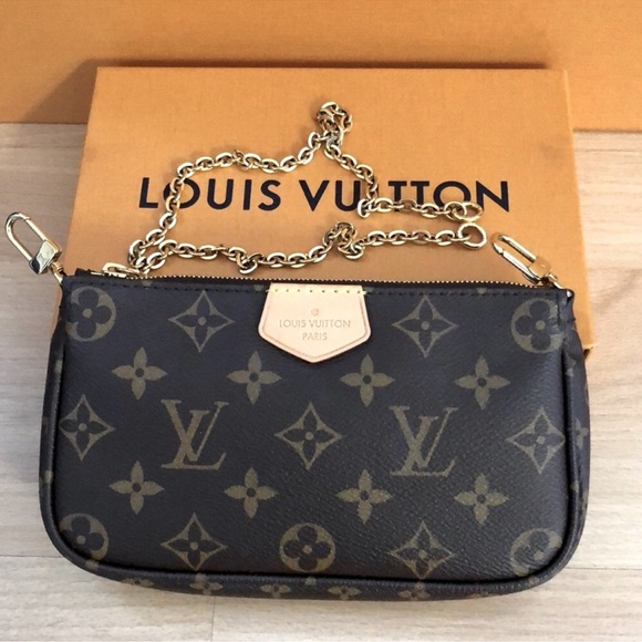 Louis Vuitton Handbags - 💕Louis Vuitton Pochette